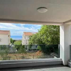 apartmani-grgic-malinska.primorje-gorskikotar.com/